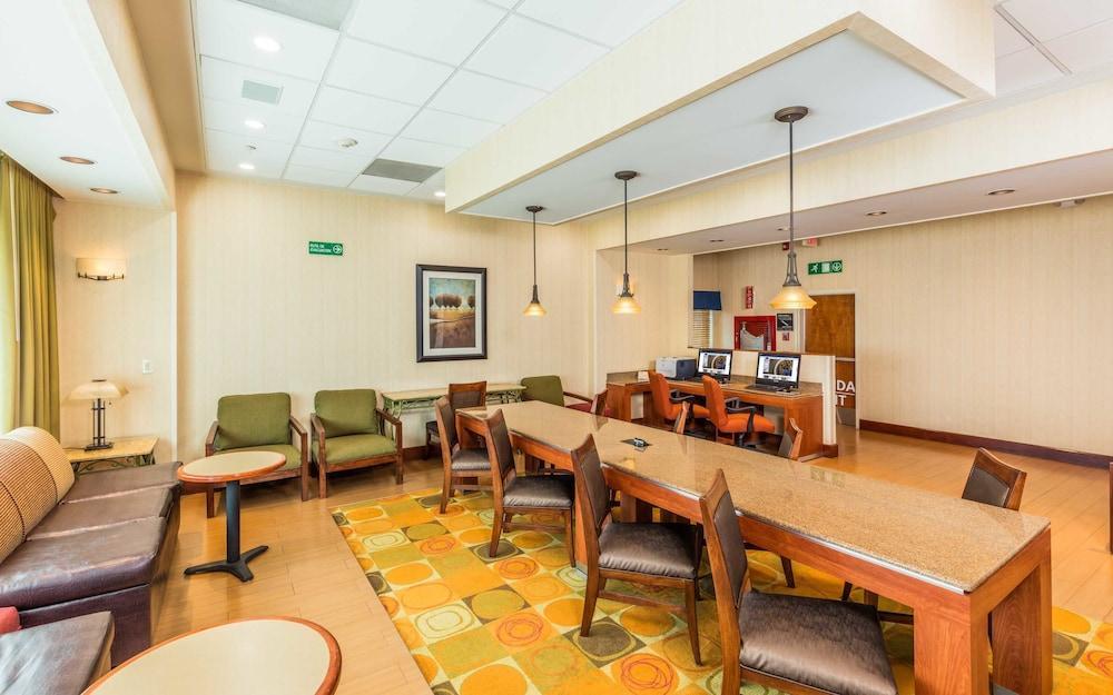 Hotel Hampton By Hilton Queretaro Tecnologico Zewnętrze zdjęcie