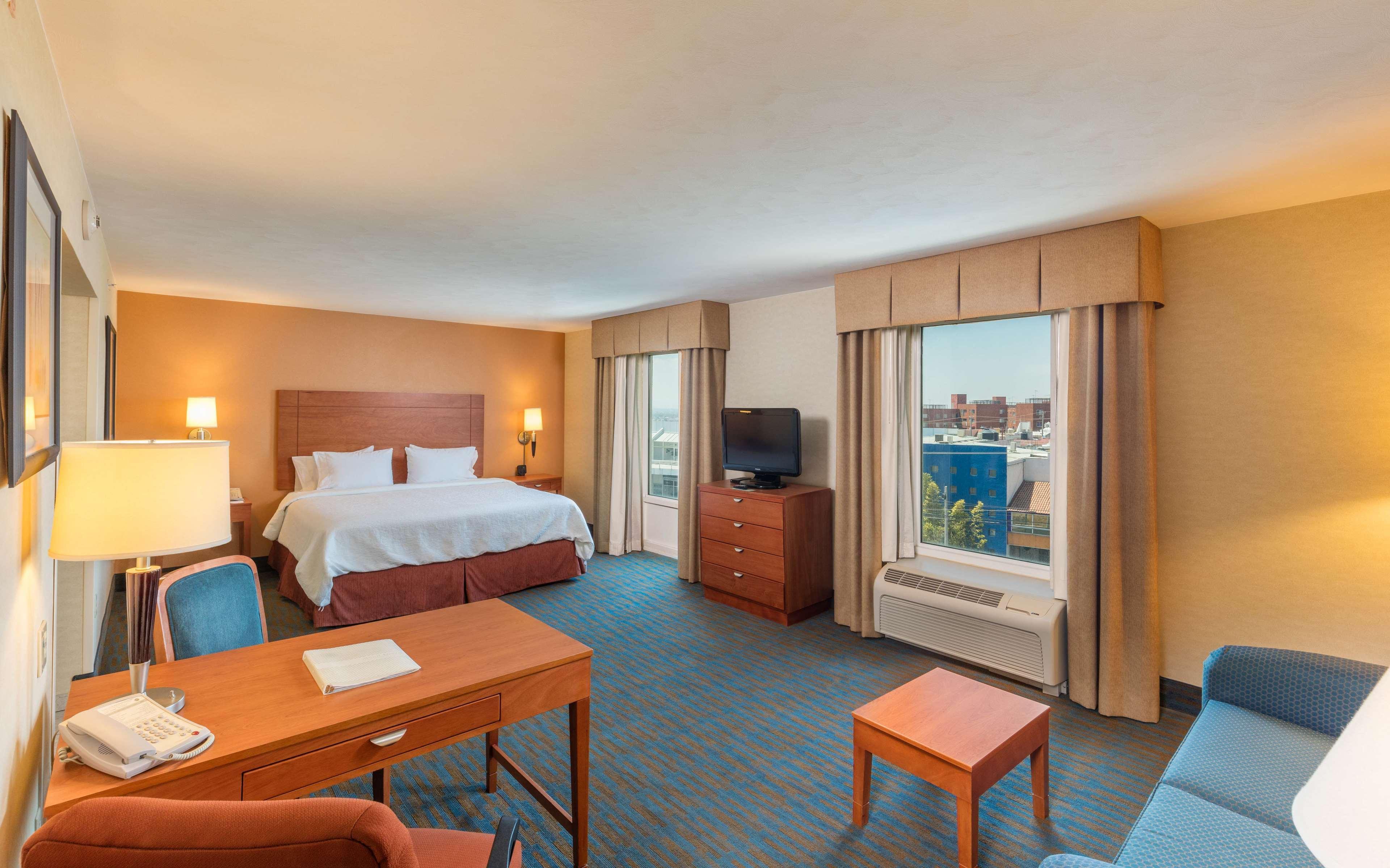 Hotel Hampton By Hilton Queretaro Tecnologico Zewnętrze zdjęcie