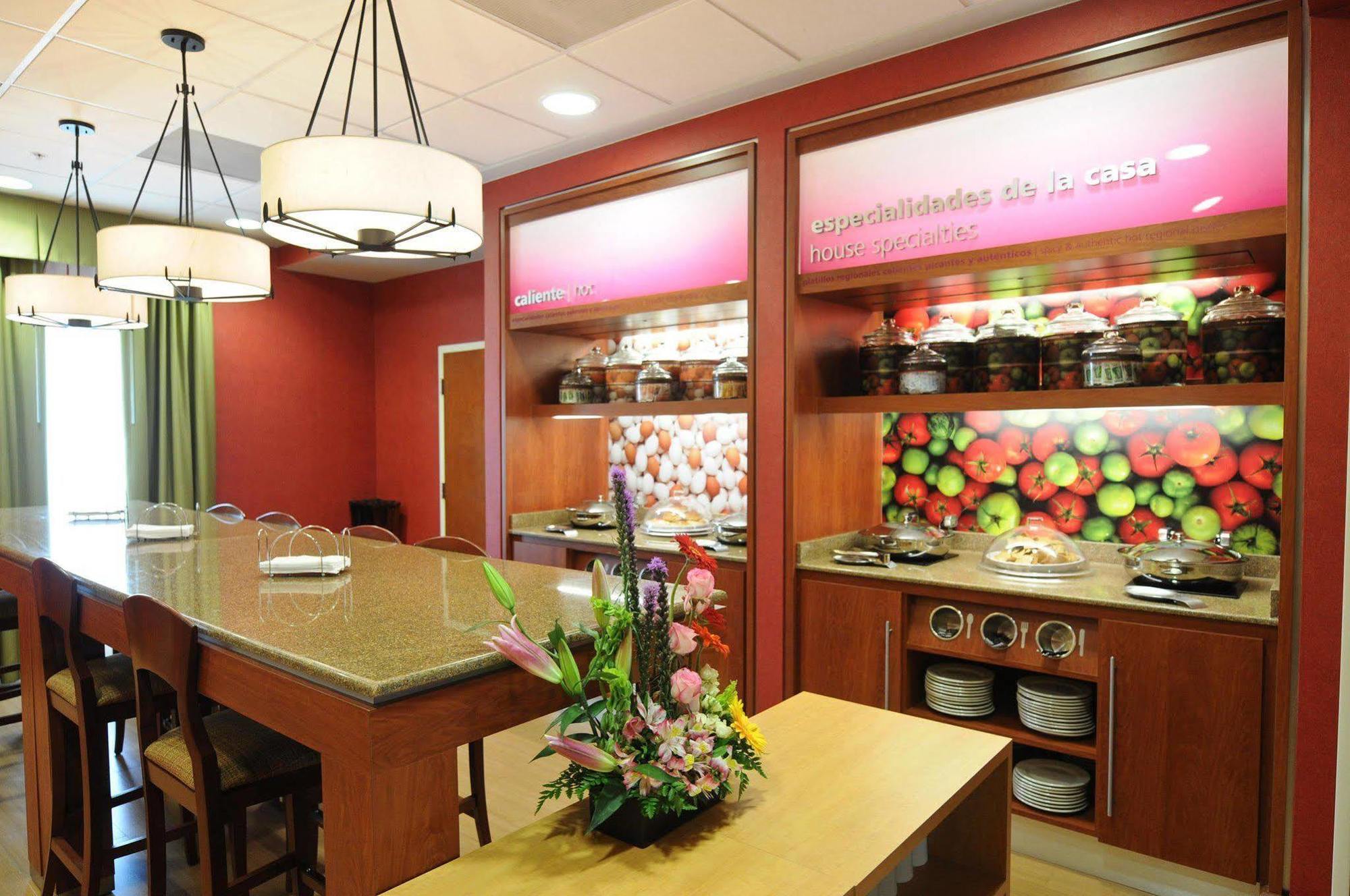 Hotel Hampton By Hilton Queretaro Tecnologico Restauracja zdjęcie